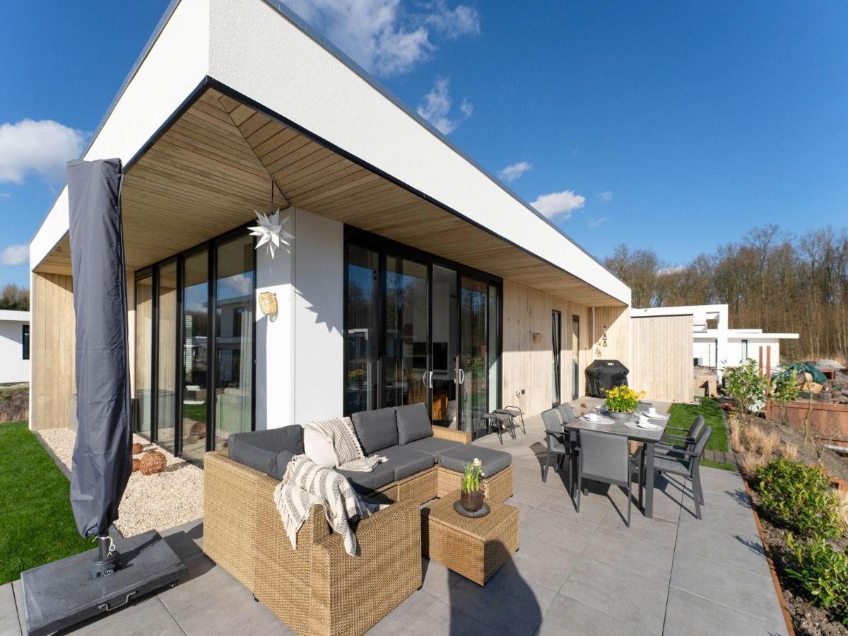 Family Villa With Garden And Jetty Zeewolde Exterior photo