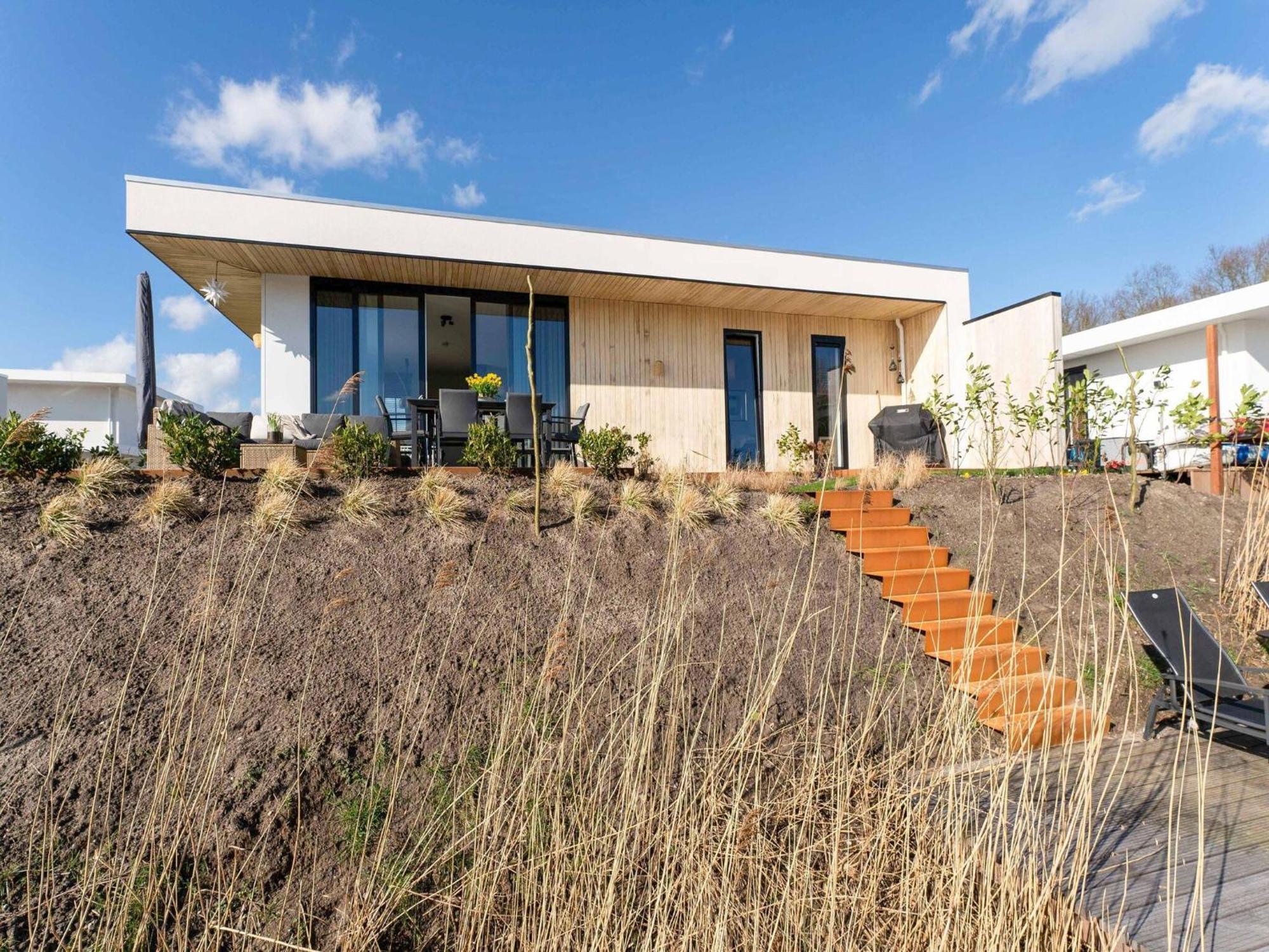 Family Villa With Garden And Jetty Zeewolde Exterior photo